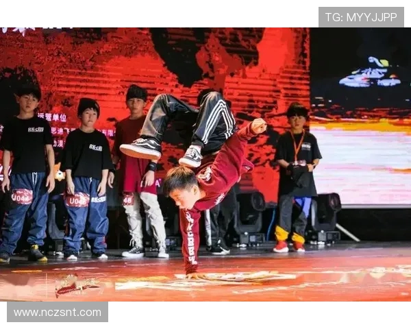 广州攀岩队在世界街舞大赛中展现独特节奏魅力与团队默契的精彩点评 广州攀岩队在世界街舞大赛中展现独特节奏魅力与团队默契的精彩点评