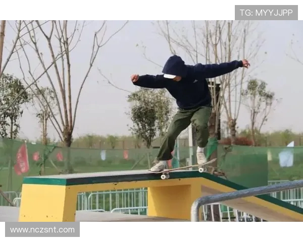 武汉滑板队战术解析：聚焦滑板运动的技巧与团队协作