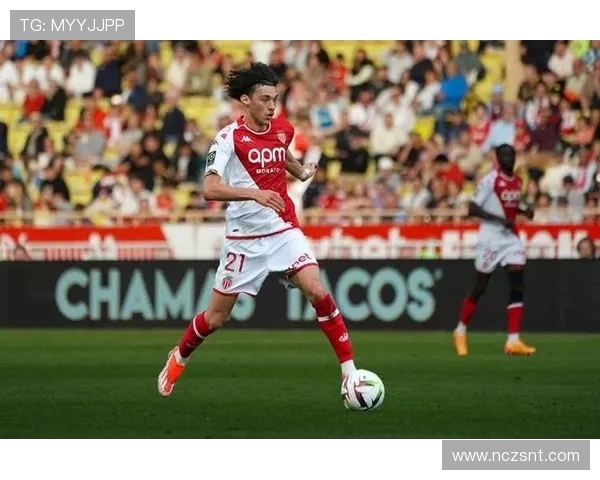 伊泽尔与摩纳哥的精彩对决揭示足球战术与团队合作的魅力 伊泽尔与摩纳哥的精彩对决揭示足球战术与团队合作的魅力