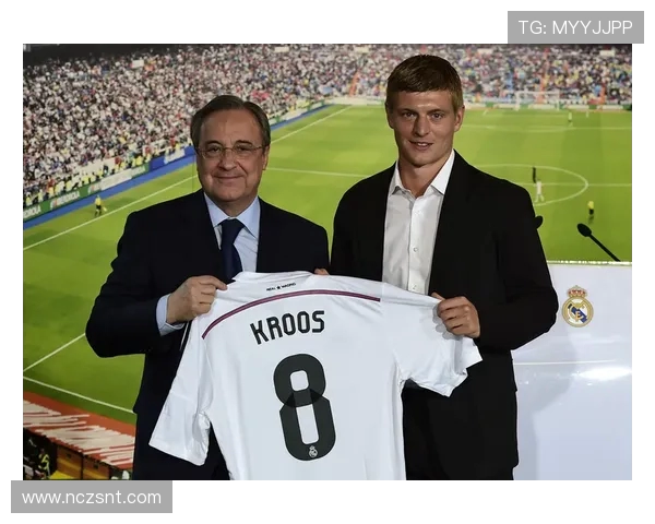 克罗斯的足球之路：从青涩少年到世界级中场大师的成长历程