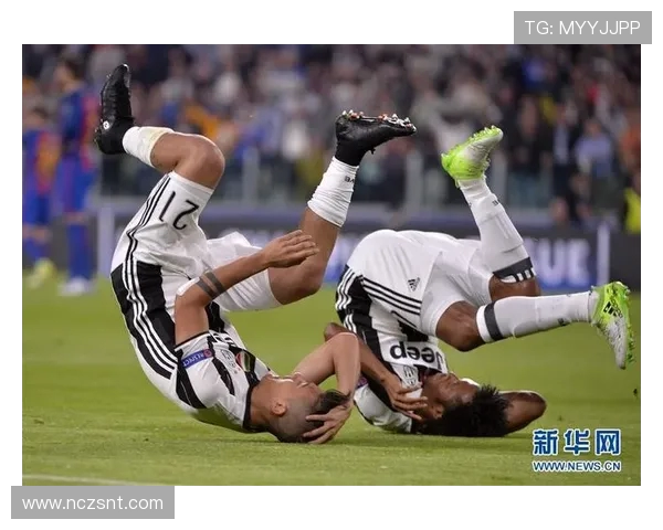 巴萨与尤文图斯在球场的巅峰对决引发的热血激情与历史回顾